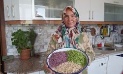 Niğde’de erişteler doğal renklerle kışa hazırlanıyor