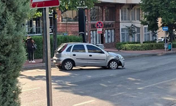 Süleyman Fethi Caddesi’nde iki araç çarpıştı