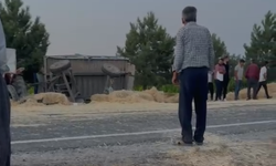 Niğde’de tır, saman yüklü traktöre arkadan çarptı