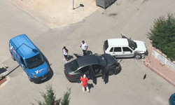 Niğde’de iki otomobil çarpıştı: 2 yaralı