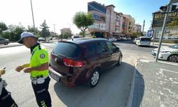 Otomobilin çarptığı kadın yaralandı