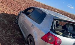 Tarlaya devrilen otomobilin sürücüsü hayatını kaybetti