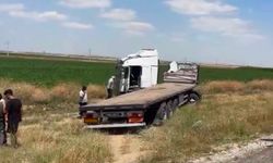 Niğde'de Kayseri yolunda tır makasladı