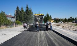 Niğde’de altyapısı tamamlanan bölgelerde asfalt seferberliği hız kesmeden sürüyor