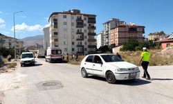 Niğde’de otomobil bisiklet süren çocuğa çarptı