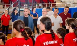 Niğde’de U12 Kadın Güreş Milli Takımı’na ziyaret