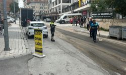 Niğde'de yola dökülen yağ motosikletliyi düşürdü