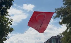 Niğde’de iş yerleri Türk bayraklarıyla donatıldı