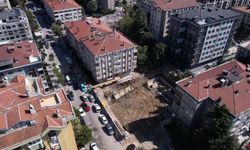5 katlı binanın istinat duvarı çöktü