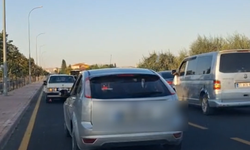 Niğde’de gelin konvoyuna tepki! Çift şerit yolu kapattılar