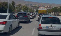 Niğde'de KPSS çıkışı araç yoğunluğu