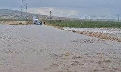 Niğde’de sel nedeniyle yol ulaşıma kapandı