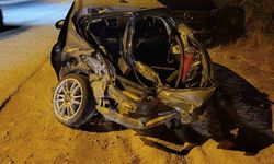 Karşı şeride geçen otomobil otobüse çarptı: 1 yaralı
