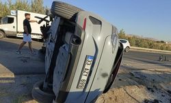 Kontrolden çıkan otomobil yan yattı: 1 yaralı