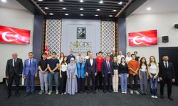 Başkan Özdemir’den YKS şampiyonlarına anlamlı destek