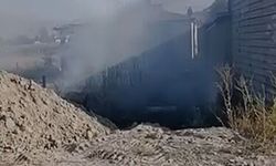 Çayırlı Köyü'nde kuru otlar alev aldı