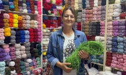 Niğde’de çanta almak yerine örüyorlar