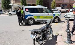 Niğde’de motosiklet kamyonete çarptı: 1 yaralı