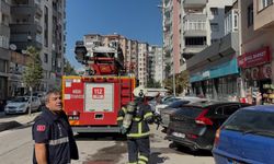 Apartman dairesinden yükselen duman paniğe neden oldu