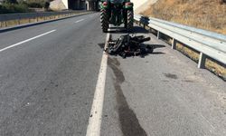 Niğde’de motosiklet traktöre çarptı: 2 ağır yaralı