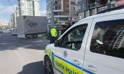 Niğde'de motosiklet ticari aracın altına girdi: 1 yaralı