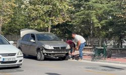 Niğde’de iki otomobil çarpıştı