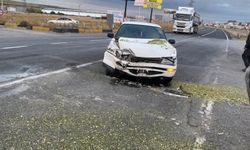 Niğde’de traktör ile otomobil çarpıştı