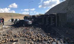 Ağrı'da tır ve otomobilin çarpıştı feci kazada 4 kişi öldü