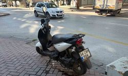 Motosiklet ile otomobil çarpıştı: 1 yaralı