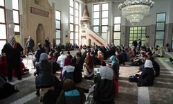 Camiler özel öğrencilerle şenlendi: İlahiler söylendi, ezan okundu