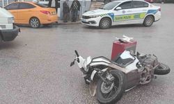 Motosiklet ile minibüs çarpıştı: 1 yaralı