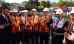 Niğde’de Dışarı Camii otoparkı ve peyzaj projesinin temeli atıldı