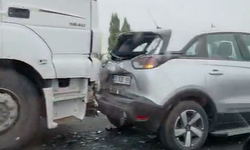 Kayseri-Niğde yolunda tır otomobile arkadan çarptı