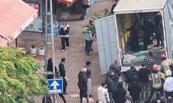 İki işçinin üzerine cam devrildi: 1'i ağır 2 yaralı