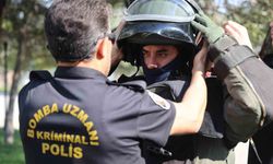 Herkesin uzaklaştığı şüpheli paketlere onlar hayatlarını ortaya koyarak yaklaşıyor