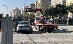 Konya'da tramvay seferini durduran kaza