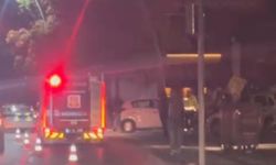 Niğde’de otomobil direğe çarptı: 1 yaralı