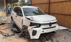 Niğde’de kaldırıma çıkan araç yayaya çarptı, bariyerlere vurarak durabildi