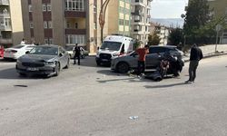 Niğde’de motosiklet iki araca çarptı: 1 yaralı