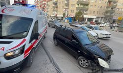 Niğde’de iki otomobil çarpıştı: 1 yaralı