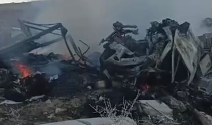 Şarampole devrilen kamyonette yangın: 2 yaralı