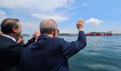 İlk yüzer doğalgaz üretim platformu Osman Gazi Karadeniz’e uğurlandı