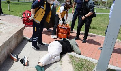 Tabancayla yaralanmış halde bulunan kadın kendini vurmuş