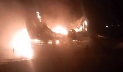 Yıldırım düşen bungalov küle döndü