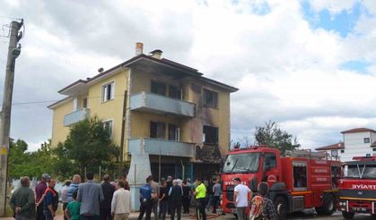 Televizyonun patlaması 3 katlı evi küle çevirdi