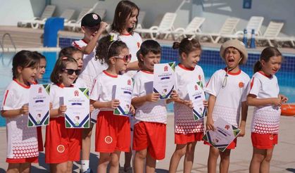 307 öğrenci yaz spor okullarından mezun oldu