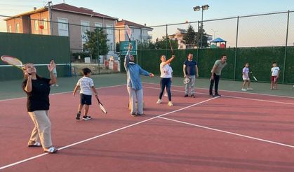 Aileler çocuklarıyla birlikte sporun keyfini çıkardı