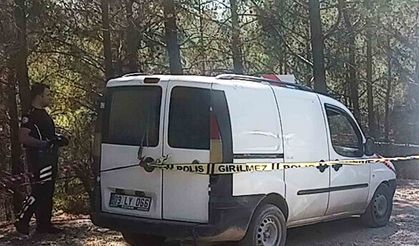 Araç içinde tüfekle vurulmuş halde bulundu