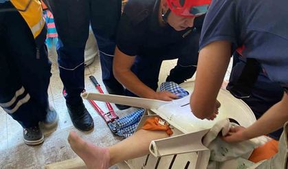 Ayağını sandalyeye sıkıştıran şahıs yaralandı