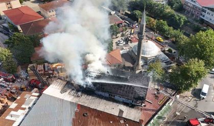 3 katlı binanın çatısında korkutan yangın